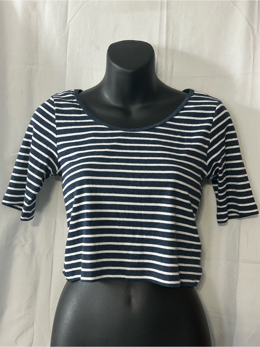 H & M Divided Striped Navy and White Cropped Scoop Neck Top Size M